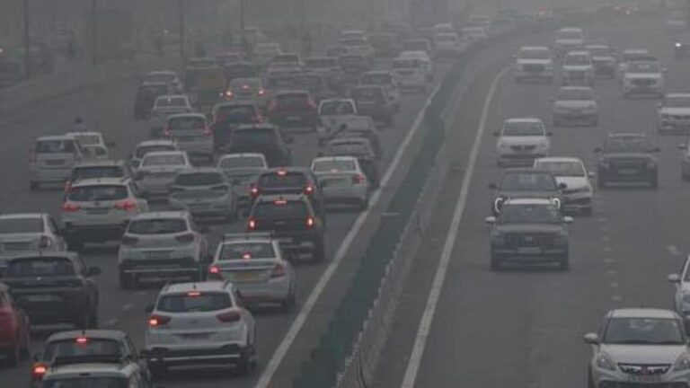 Delhi_pollution_BS-III_petrol_BS-IV_diesel_car_ban_1731899220166_1731899220295.jpg