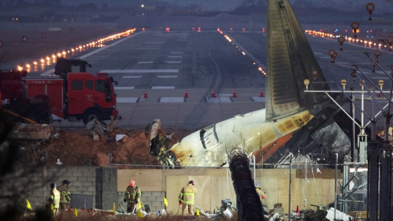 108080580-17355628042024-12-30t091730z_38661624_rc2kzbap3hdp_rtrmadp_0_southkorea-crash.jpeg