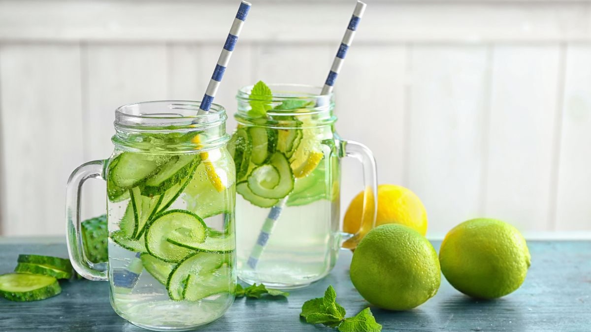4rmcuefg_lemon-water-_650x400_02_December_24.jpg