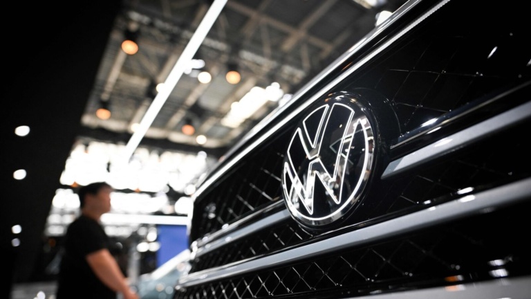 VW-DATA-BREACH_1735383148856_1735383149173.jpg