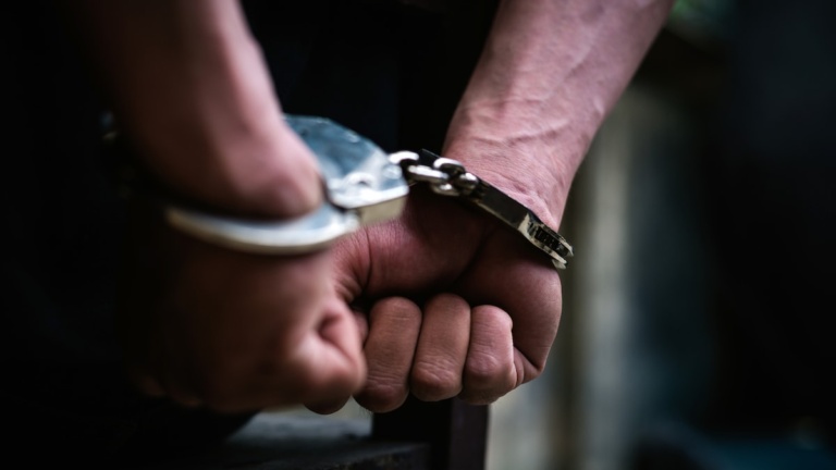 u6lb7r0o_police-arrest-stock-photo_625x300_18_December_24.jpg